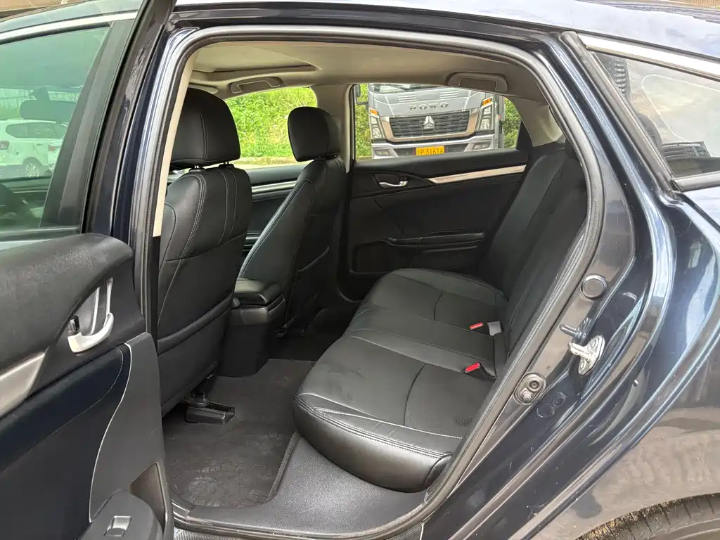 Civic 220 TURBO CVT Luxury