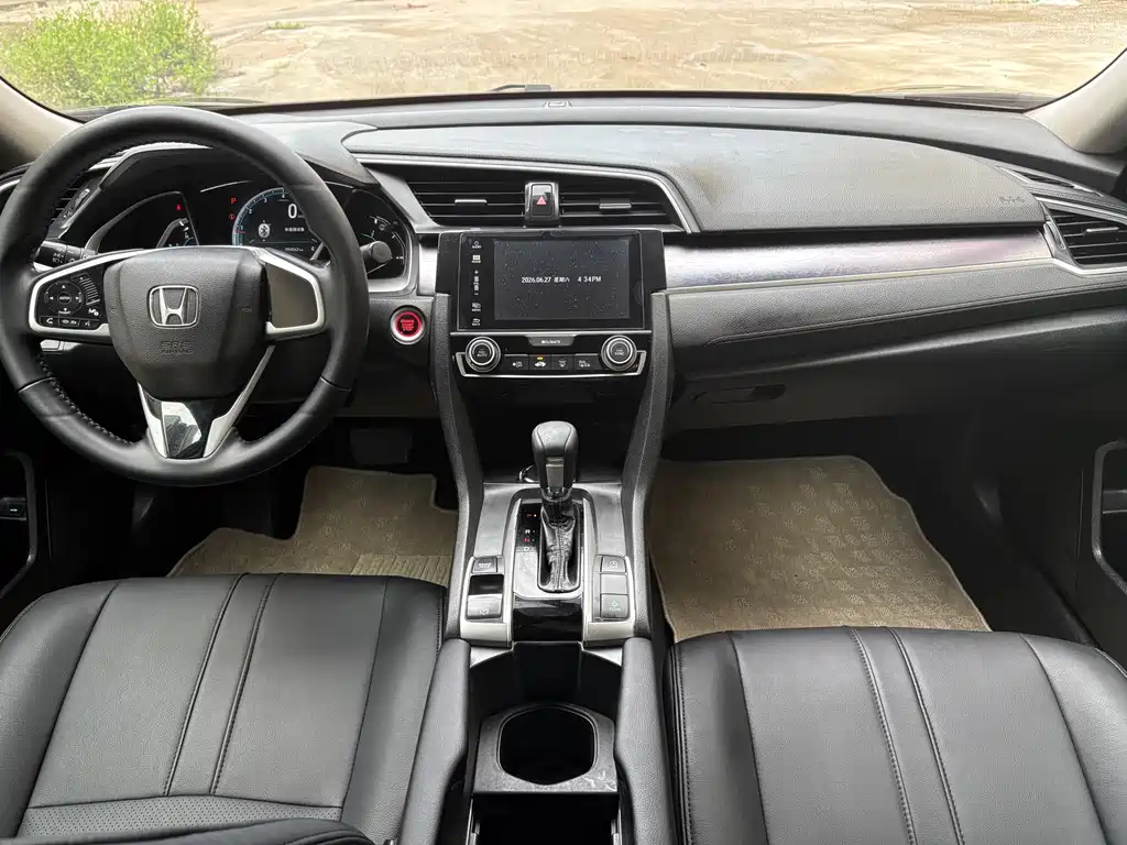 Civic 220 TURBO CVT Luxury