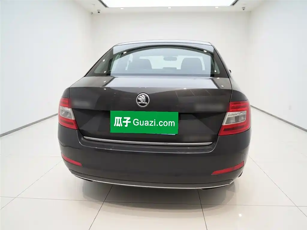 Octavia 1.6 L Auto Smart Travel