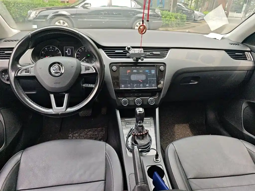 Octavia 1.6 L Auto Smart Travel