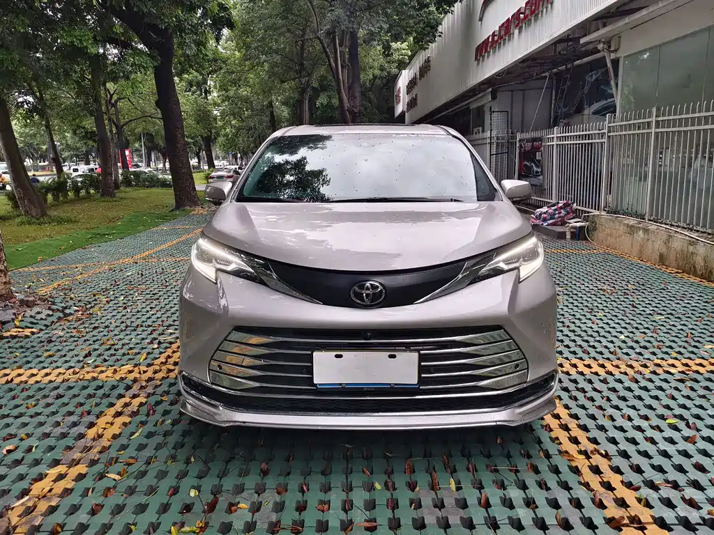 Sienna 2.5 L Hybrid Comfort