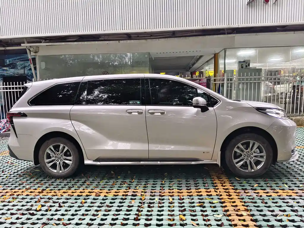 Sienna 2.5 L Hybrid Comfort