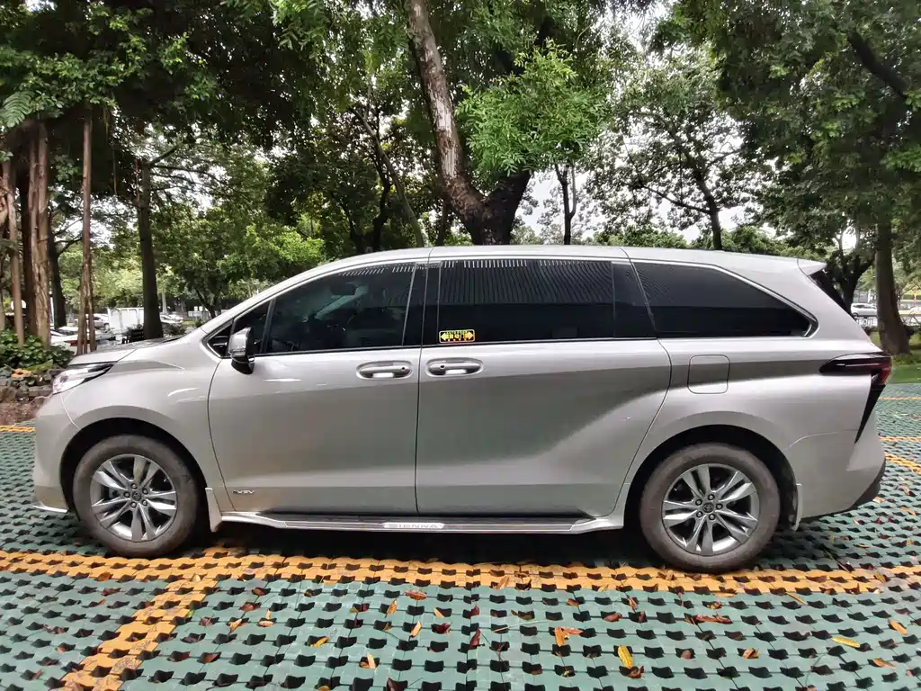 Sienna 2.5 L Hybrid Comfort