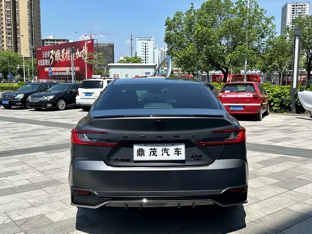 Camry 凯美瑞 2025款 双擎 2.0 HXS 光辉版