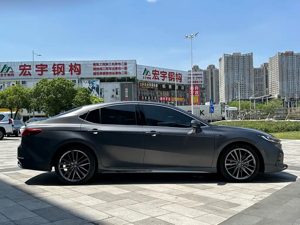 Camry 凯美瑞 2025款 双擎 2.0 HXS 光辉版