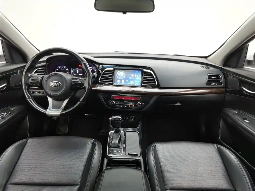 Kia K4 1.8 L Auto DLX Special