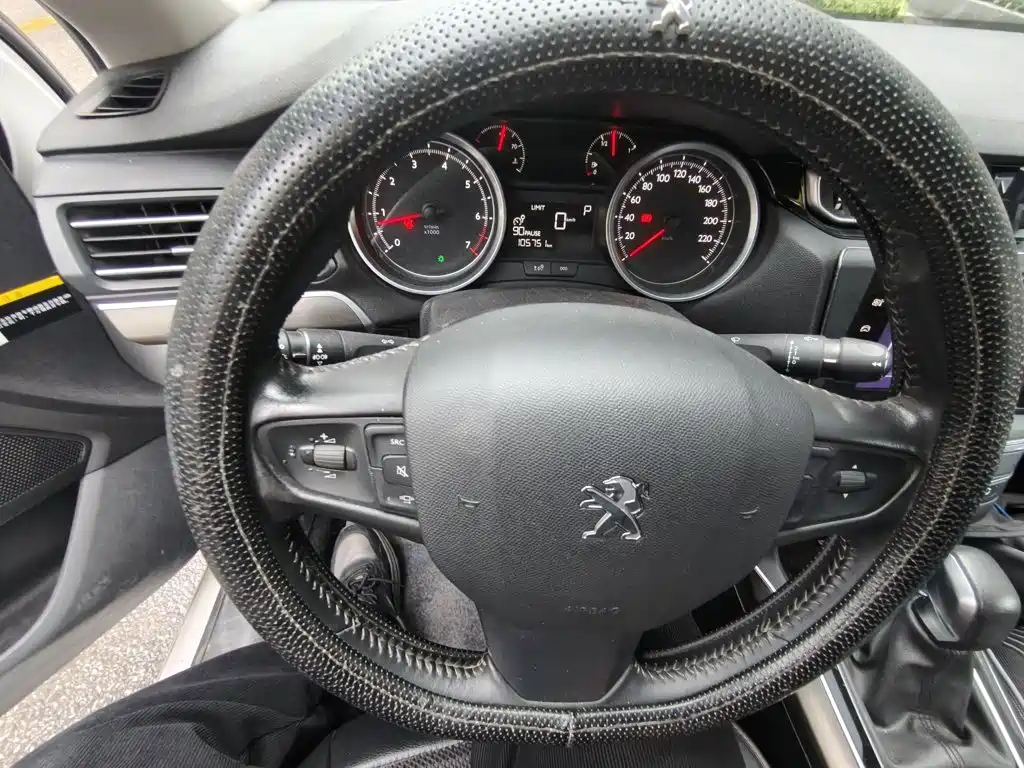 Peugeot 408 1.6 T Auto Luxury