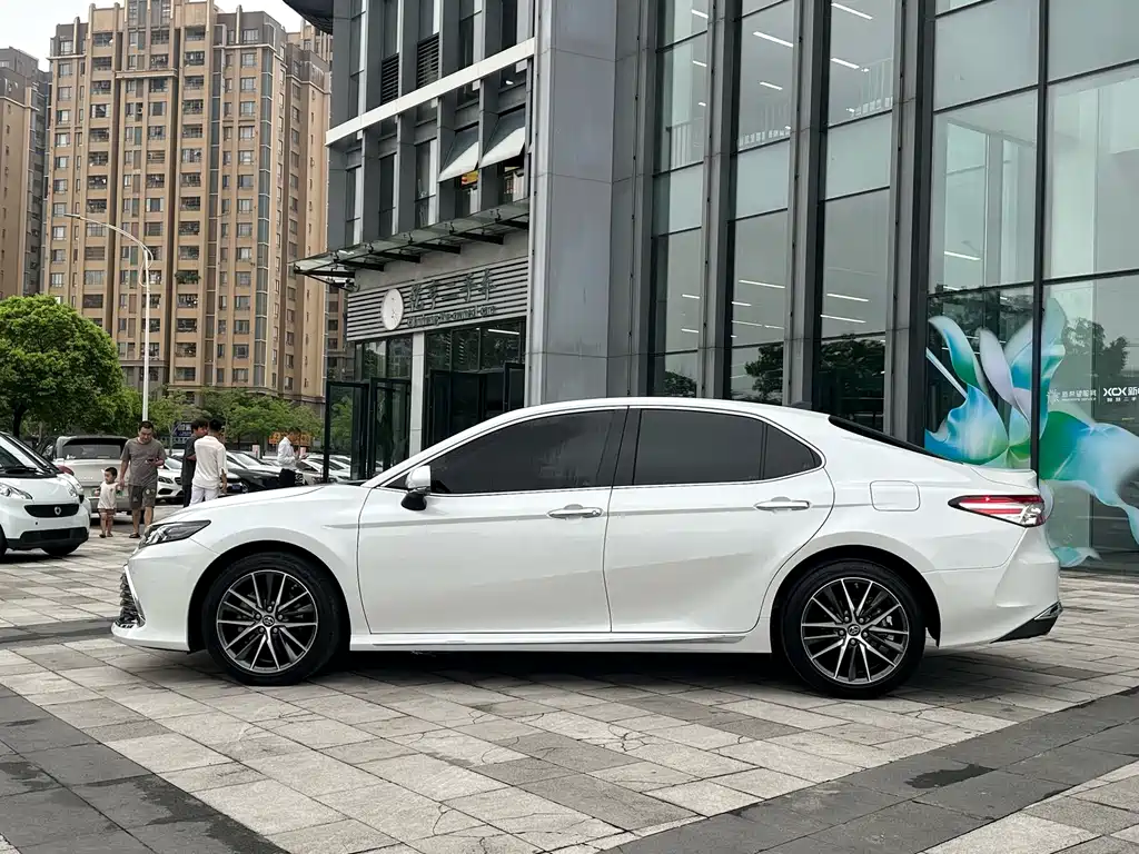 Camry 2.5 G Luxury