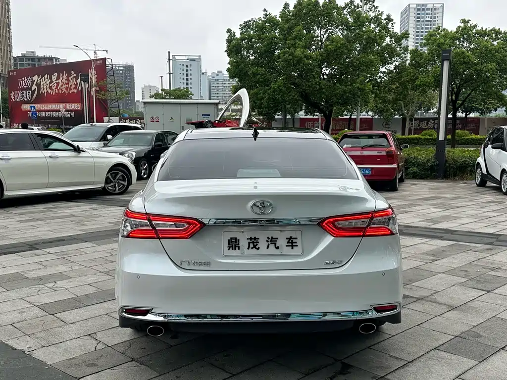 Camry 2.5 G Luxury
