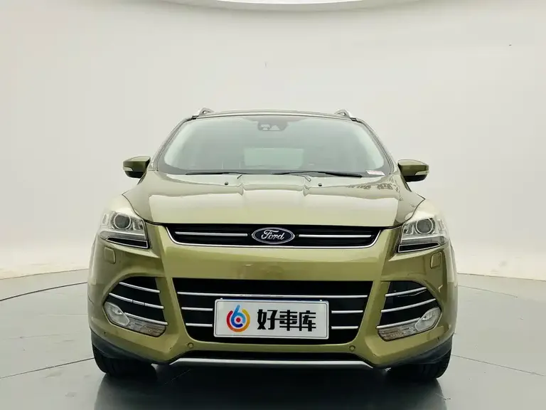 Ford Kuga 2.0 L GTDi 4 WD Distinguished