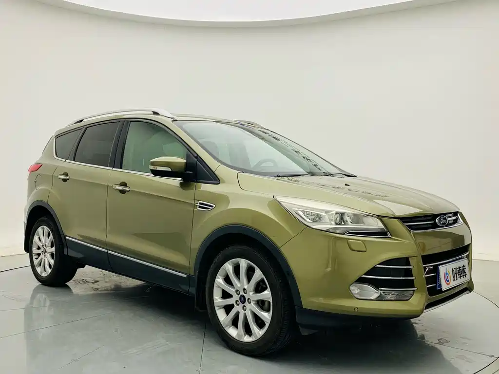 Kuga 2.0 L GTDi 4 WD Distinguished