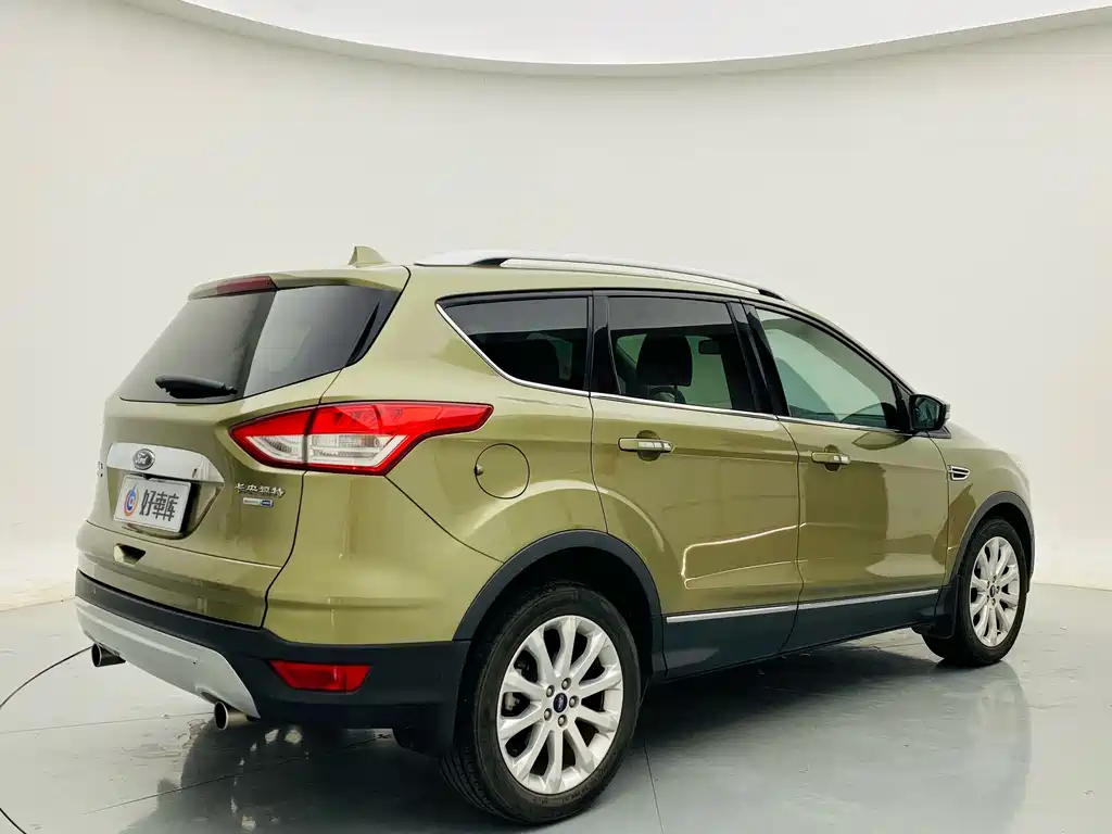Kuga 2.0 L GTDi 4 WD Distinguished