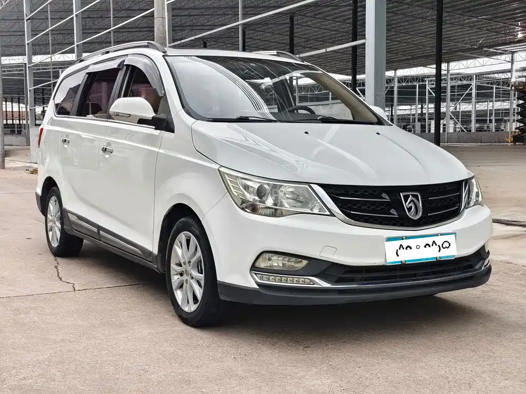 Baojun 730 1.5 L Manual Luxury 7-seat