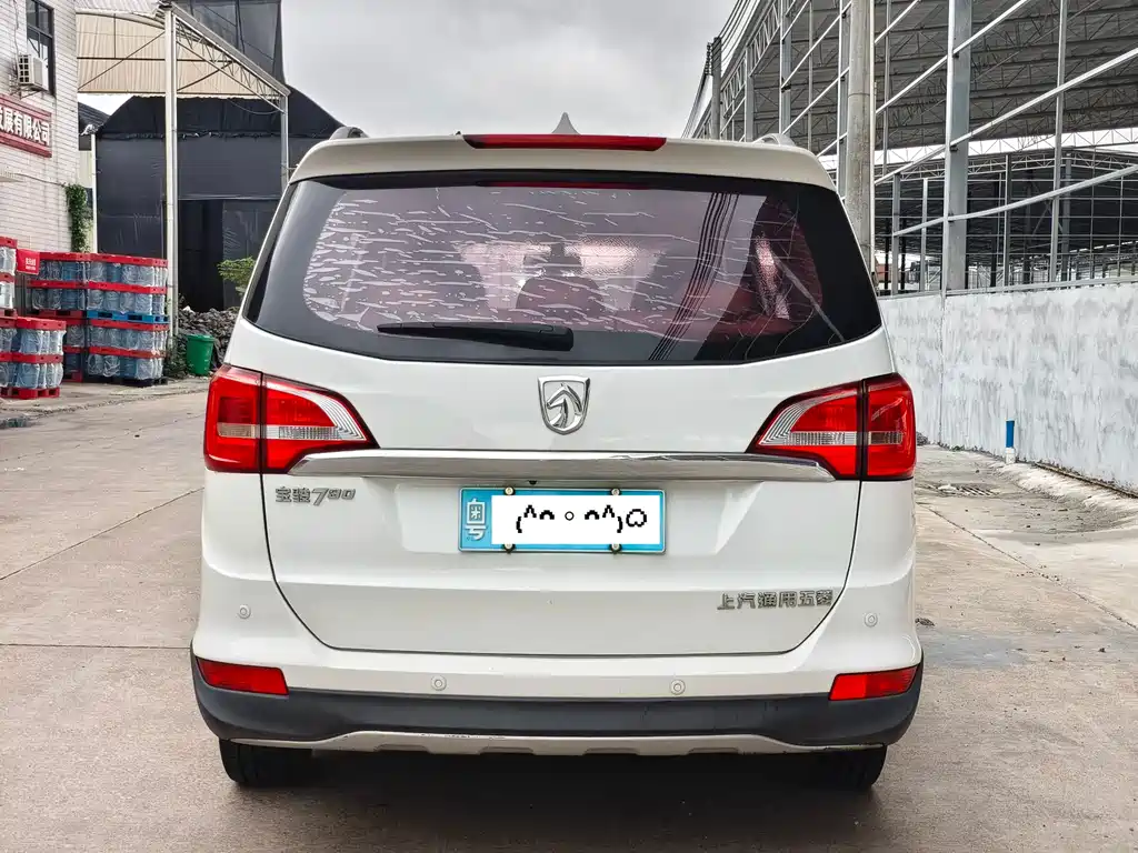 Baojun 730 1.5 L Manual Luxury 7-seat
