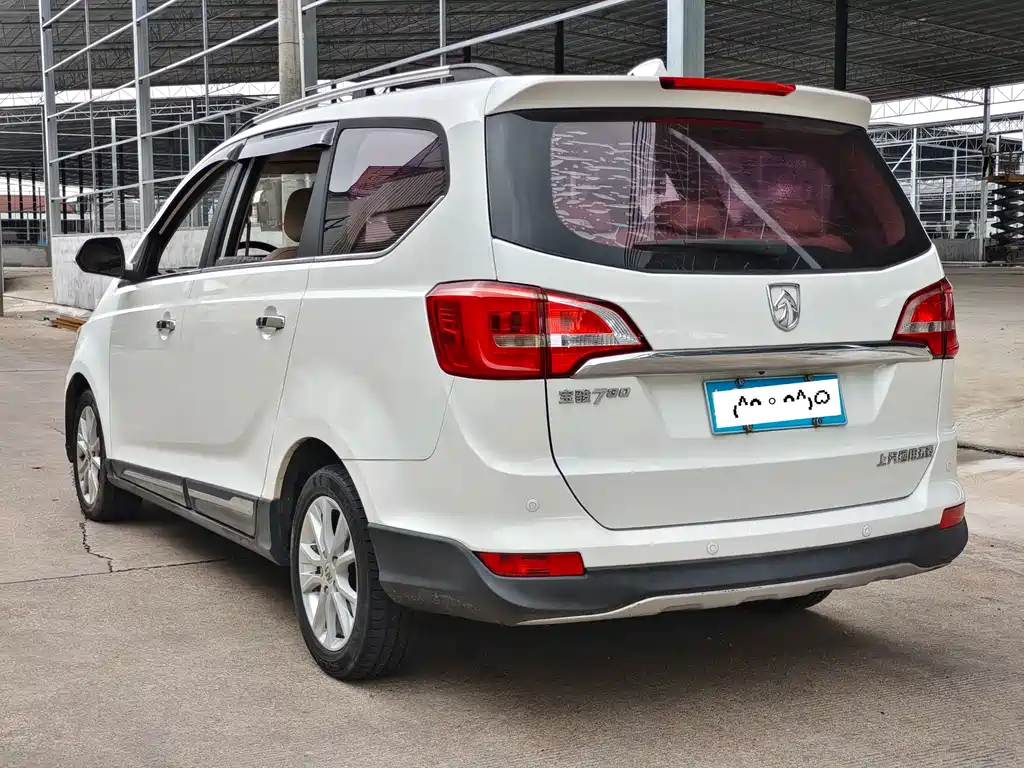 Baojun 730 1.5 L Manual Luxury 7-seat