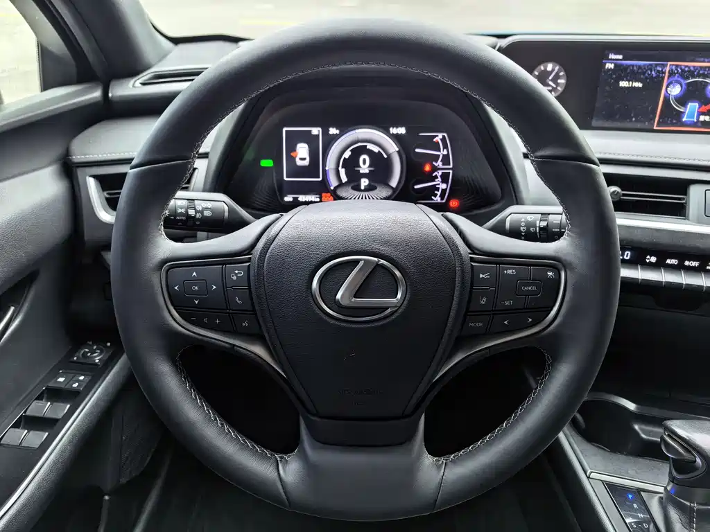 Lexus UX 260 h ·