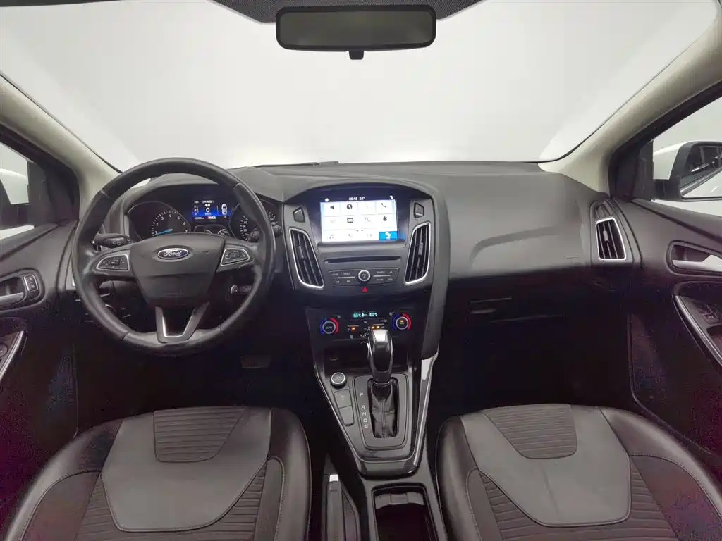Focus Hatchback Classic EcoBoost 180 Auto Elite