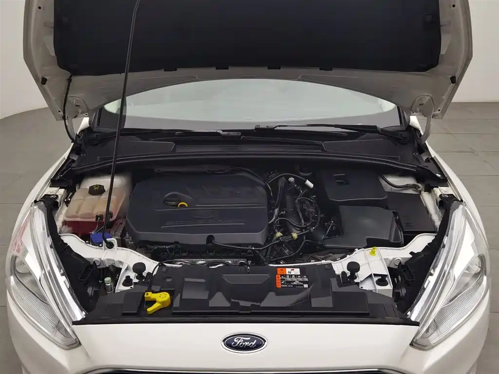 Focus Hatchback Classic EcoBoost 180 Auto Elite