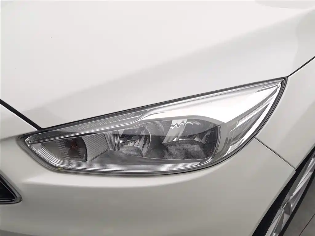 Focus Hatchback Classic EcoBoost 180 Auto Elite
