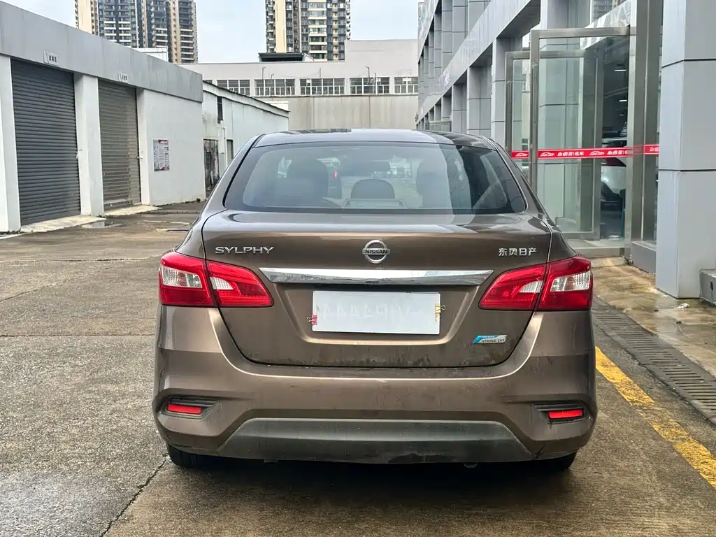 Sylphy 1.6 XV CVT Premium