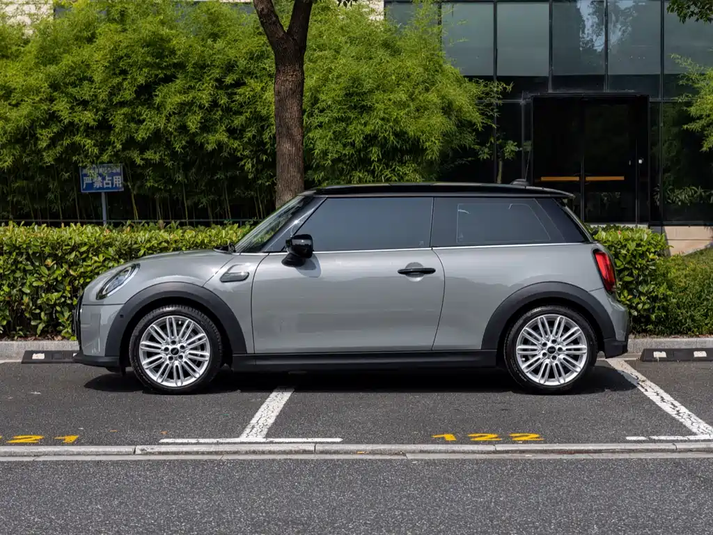 MINI 1.5 T COOPER Artist