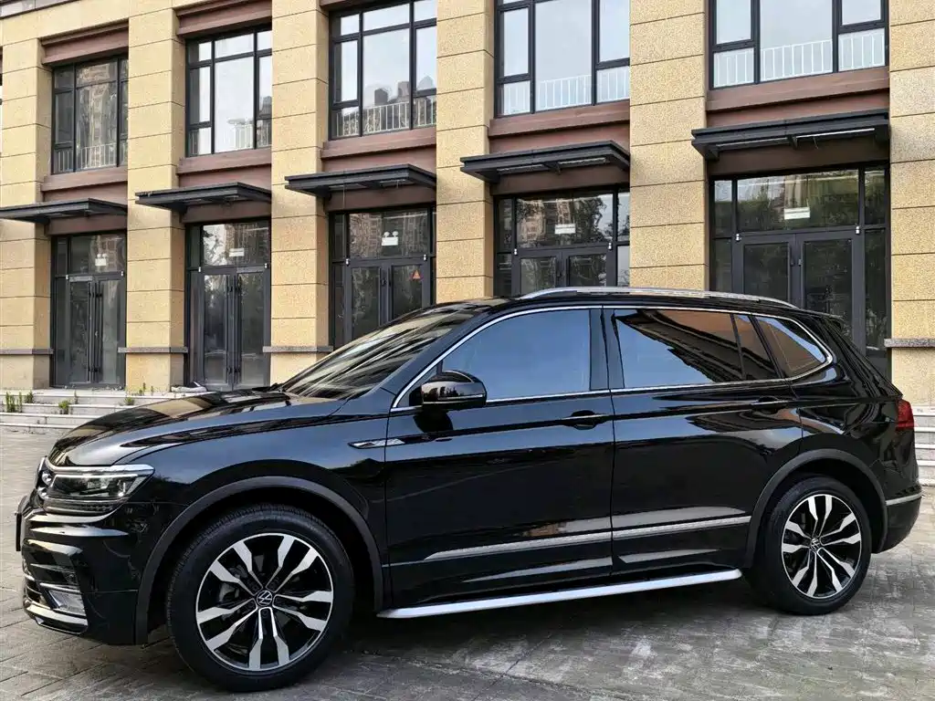 Tiguan L 330 TSI Auto 2 WD R-Line Flagship