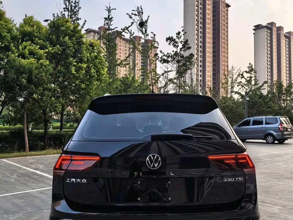 Tiguan L 330 TSI Auto 2 WD R-Line Flagship