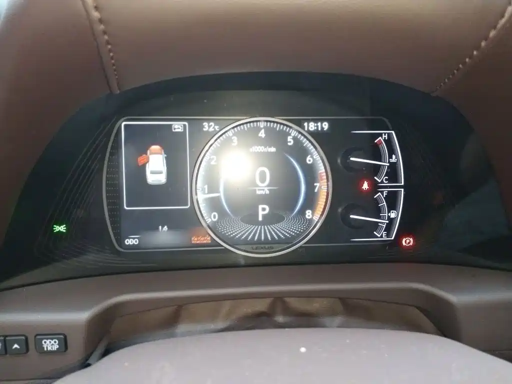 Lexus ES 200 Outstanding