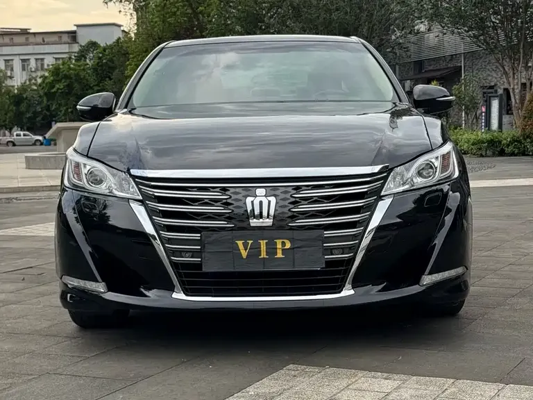 Toyota Crown 2.0 T Fashion