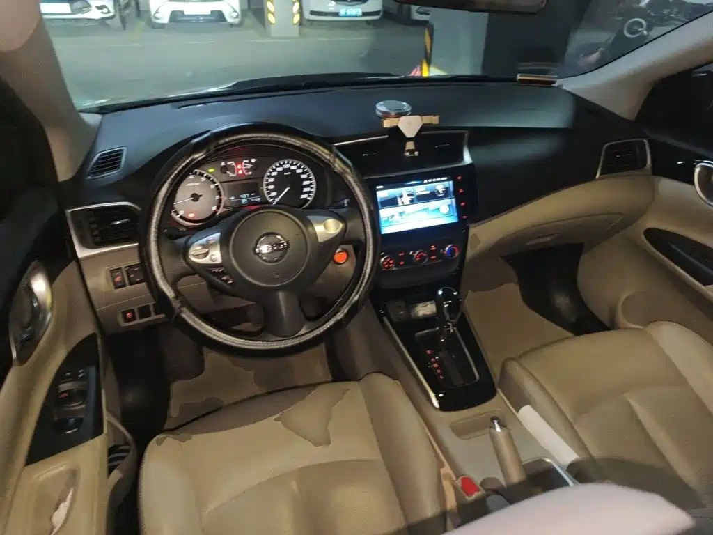 Sylphy 1.6 XV CVT Connected Premium CN-VI