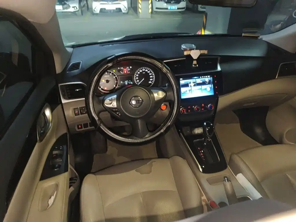 Sylphy 1.6 XV CVT Connected Premium CN-VI