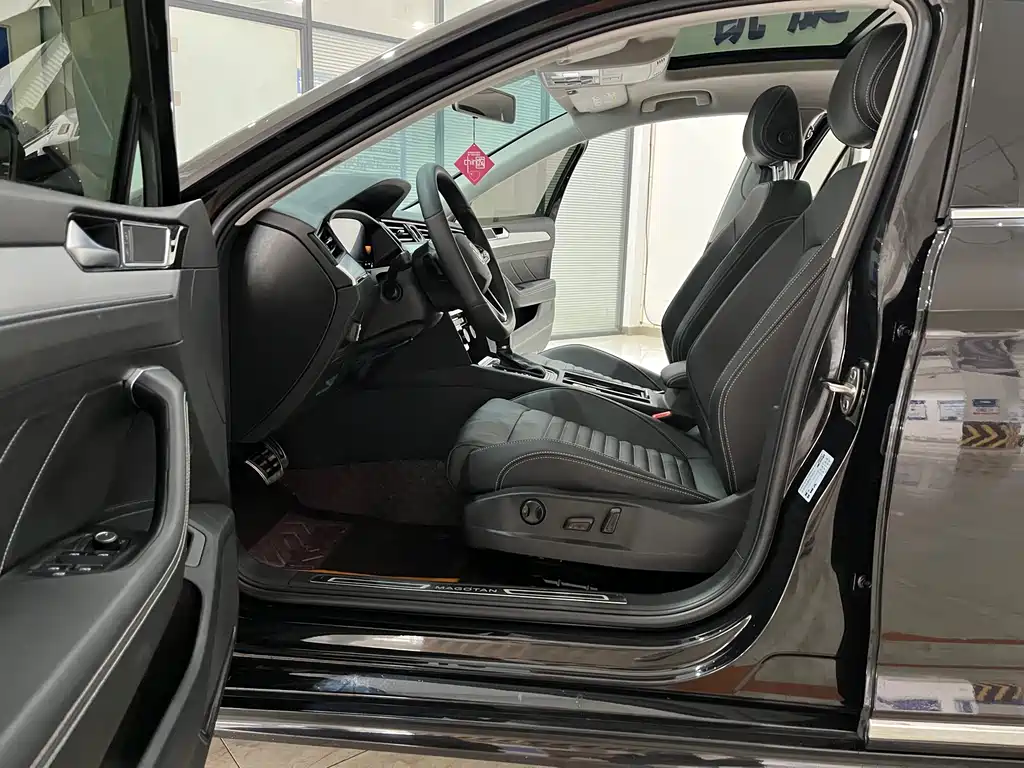 Magotan 200 10 K Commemorative 280 TSI DSG Comfort