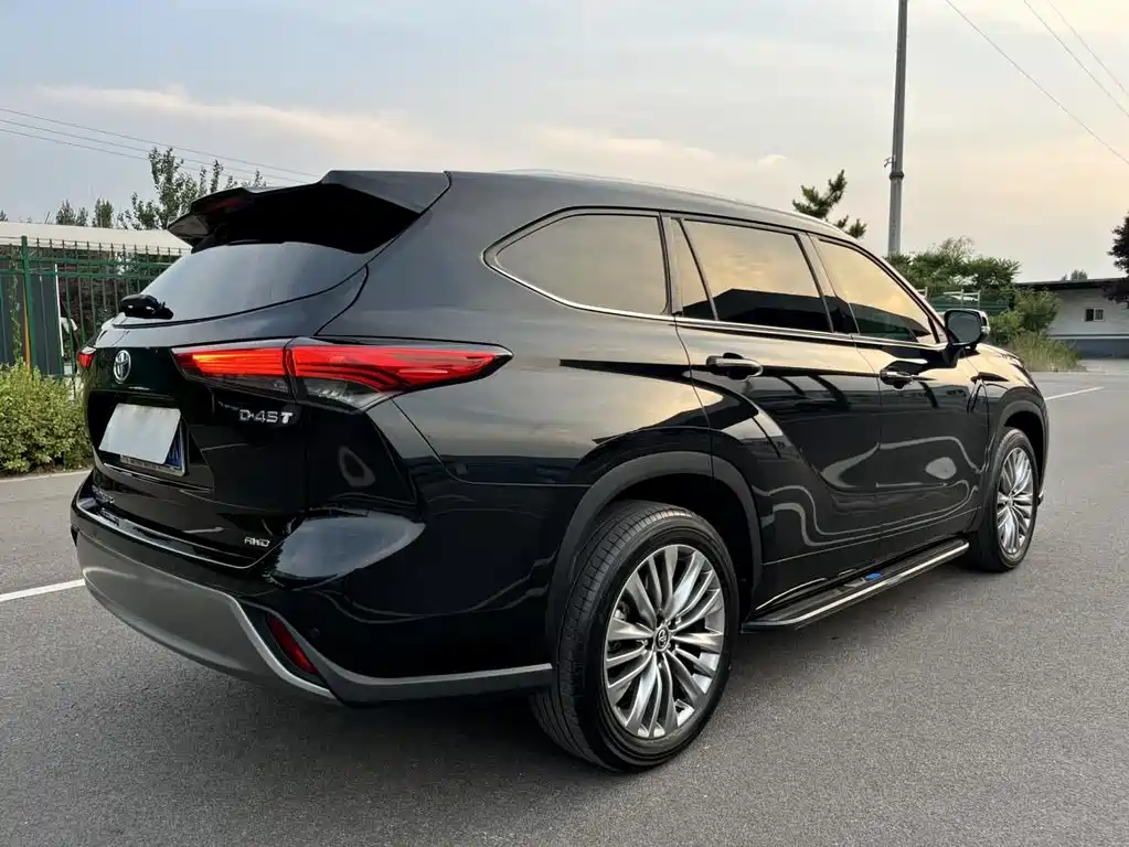 Highlander 380 T 4 WD Distinguished 7-seat