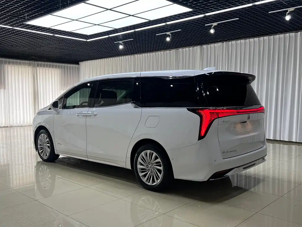 Century 2.0 T 6-seat Heritage