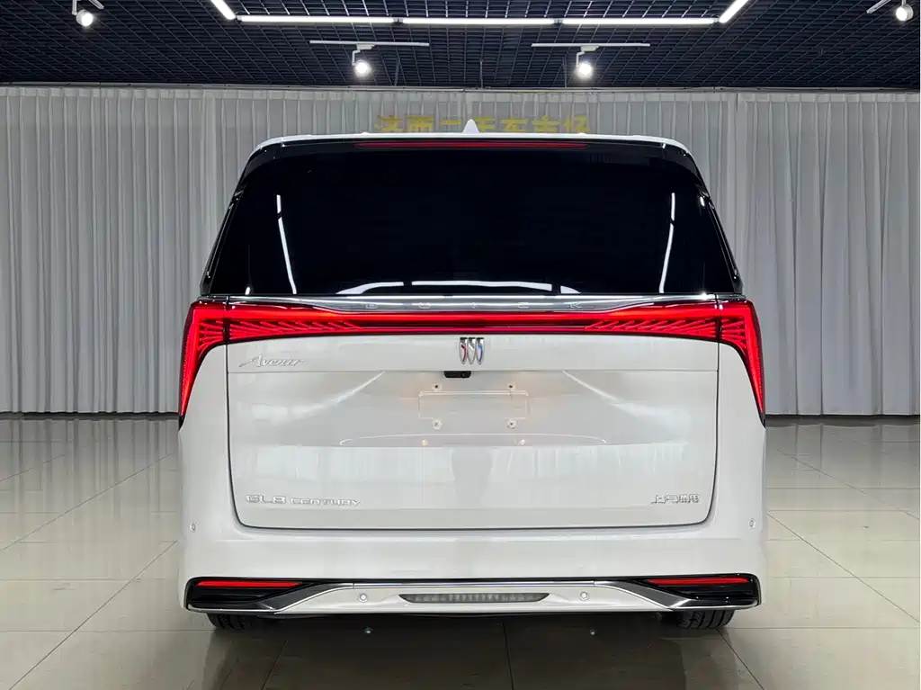 Century 2.0 T 6-seat Heritage