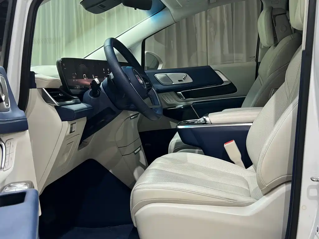 Century 2.0 T 6-seat Heritage