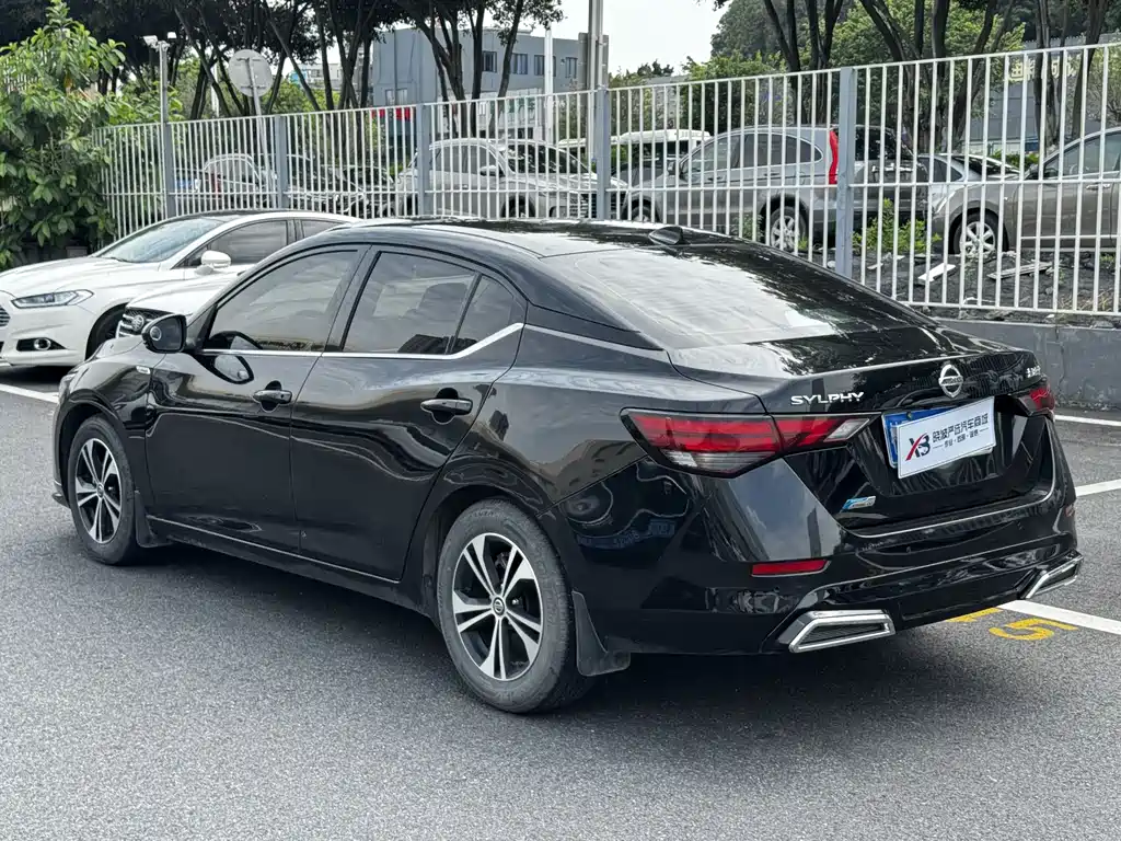 Sylphy 1.6 L XL CVT Joy
