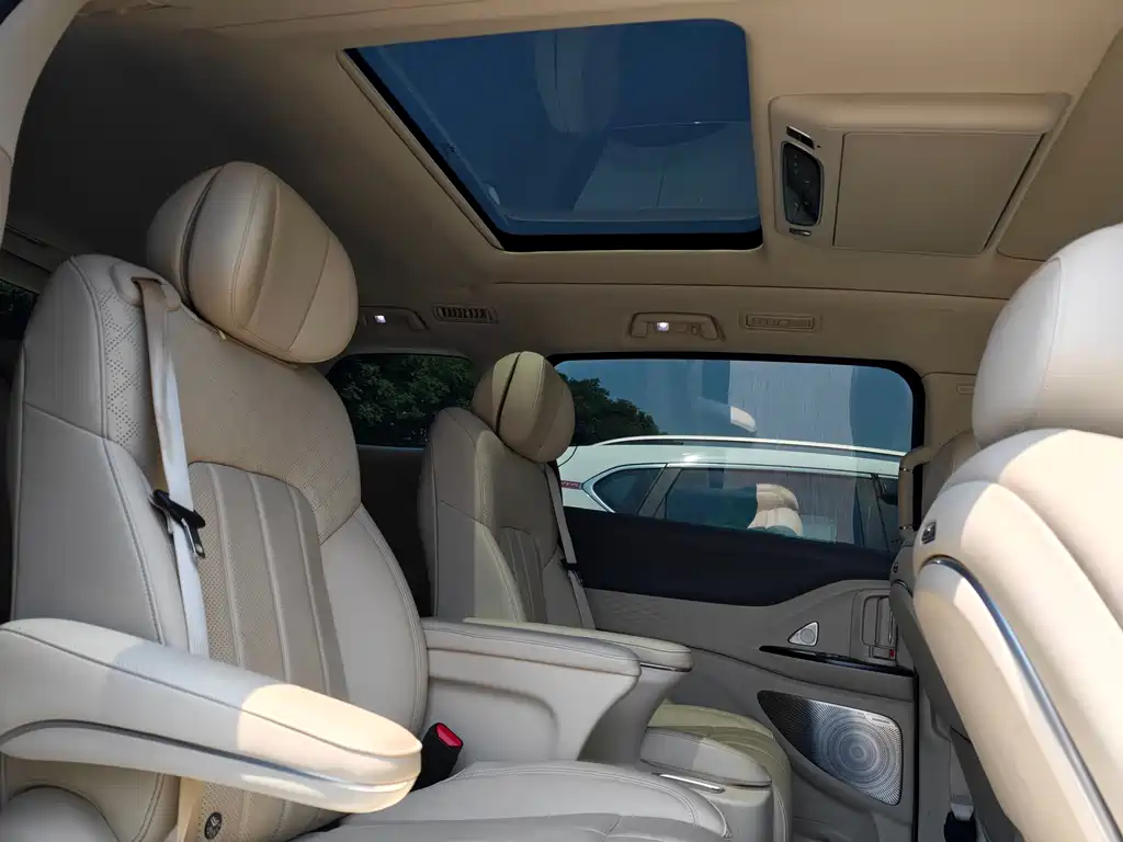 Voyah Dreamer PHEV Ultra Long Range Distinguished