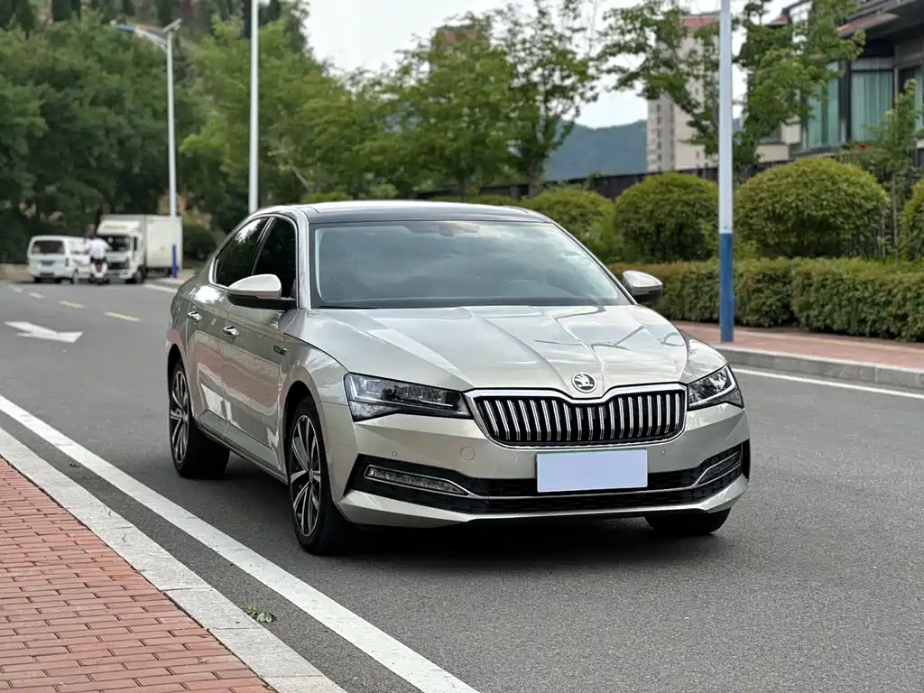 Superb TSI280 DSG Premium