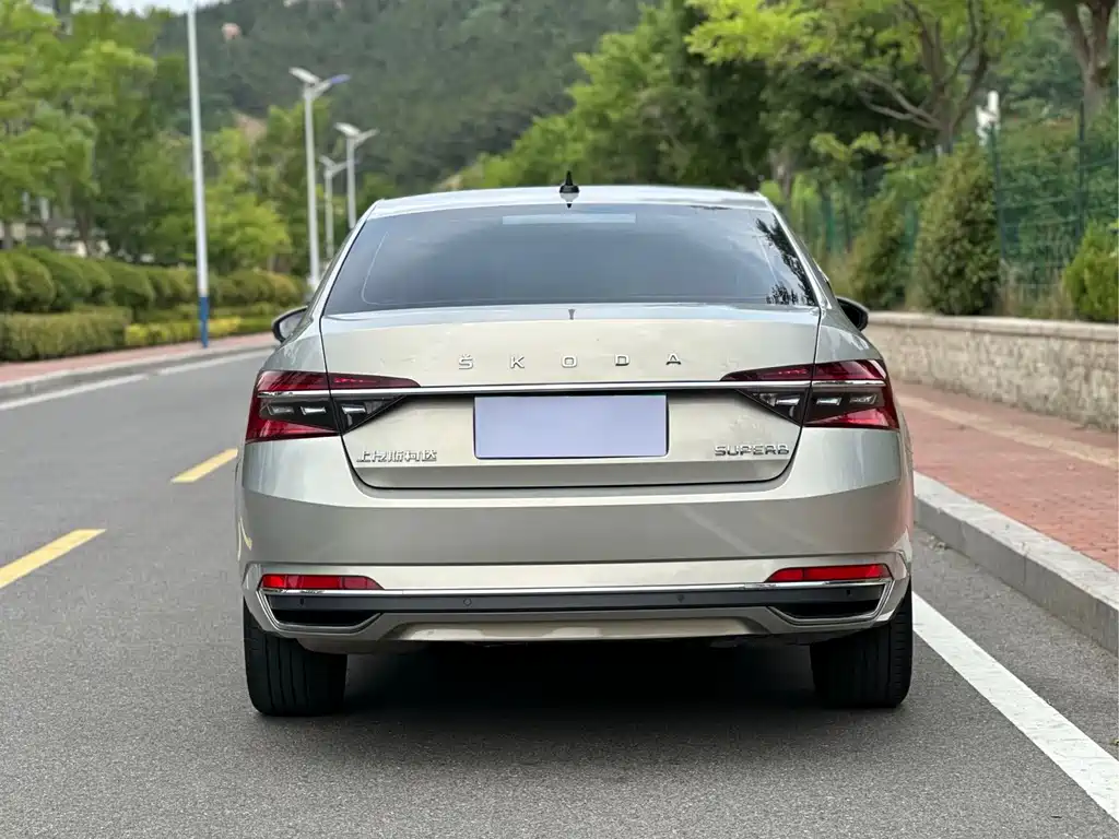 Superb TSI280 DSG Premium