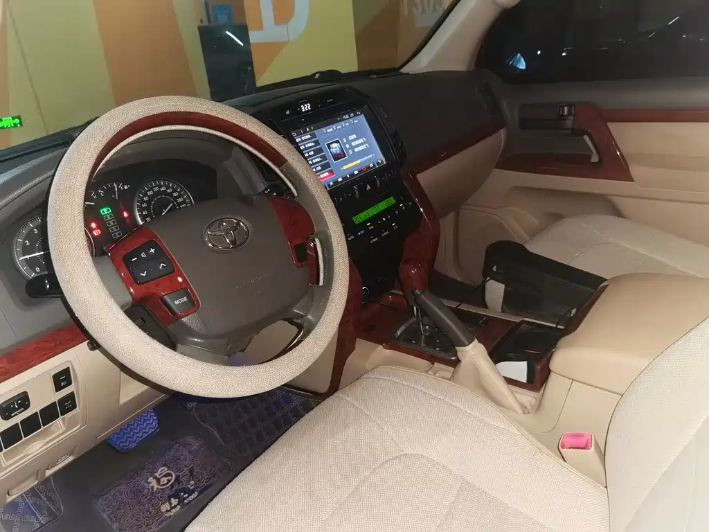 Land Cruiser (Import) 4.0 L V6 Middle East Base