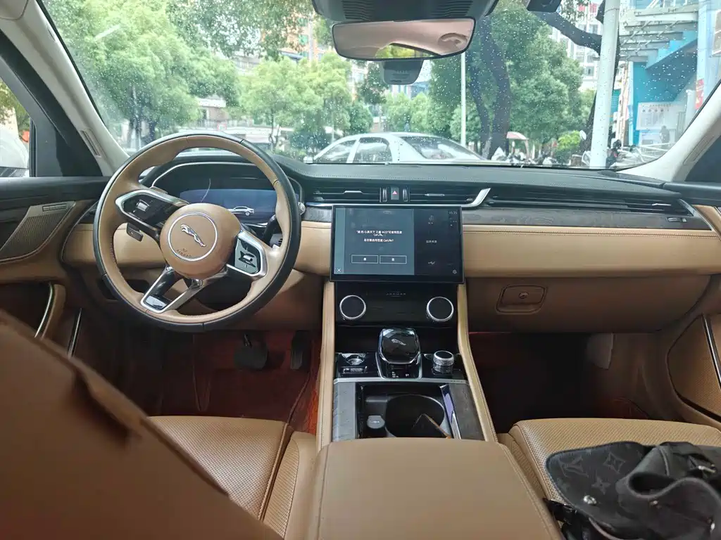 Jaguar XFL XFL 2.0 T P250 2 WD Premium Luxury