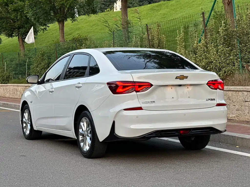 Monza 1.5 L DCT Joy