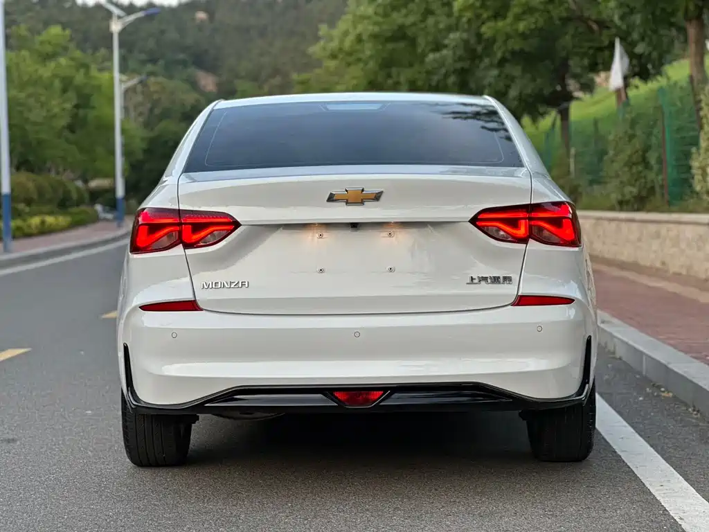 Monza 1.5 L DCT Joy