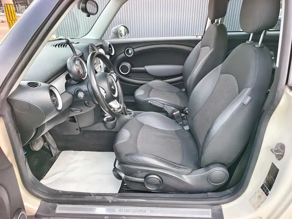 MINI CLUBMAN 1.6 L COOPER Cheer