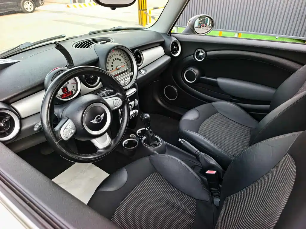 MINI CLUBMAN 1.6 L COOPER Cheer