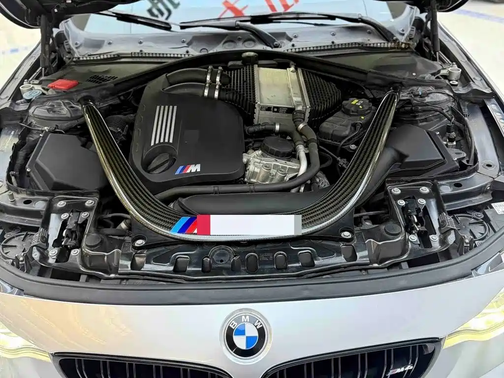 BMW M4 M4 Convertible Coupe