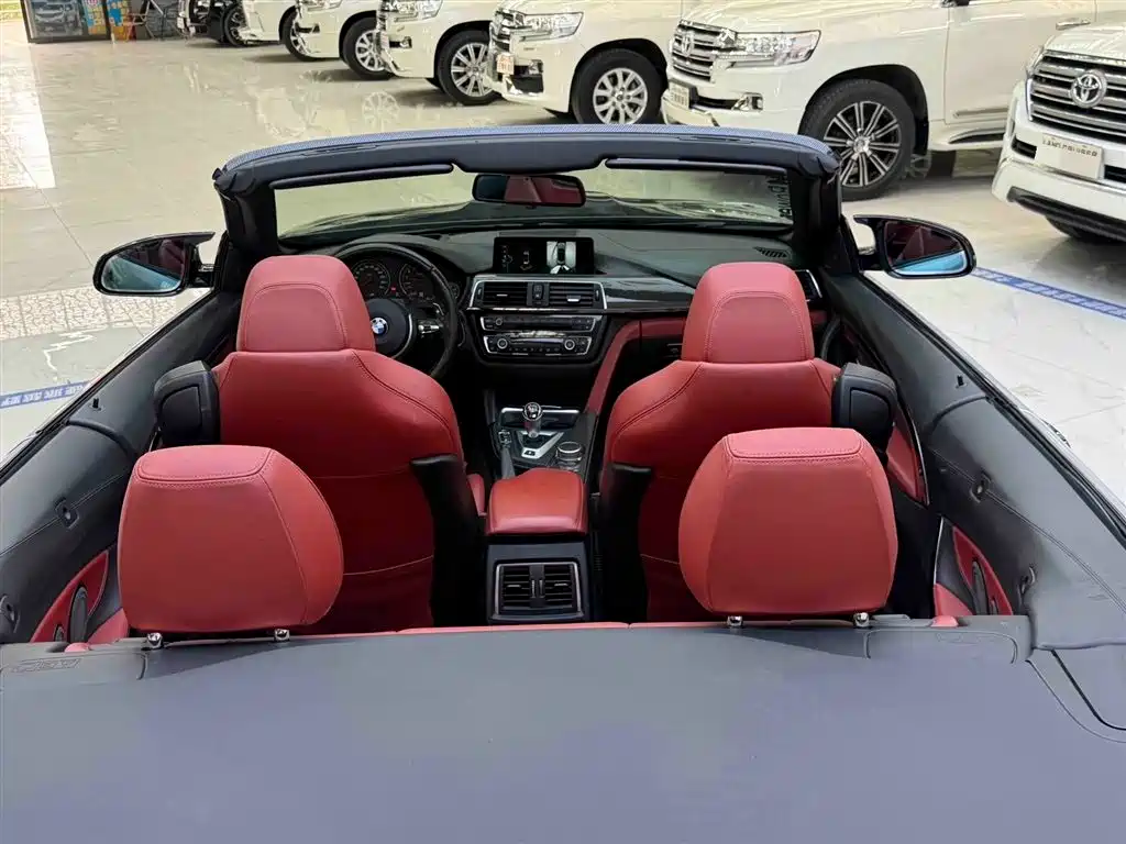 BMW M4 M4 Convertible Coupe