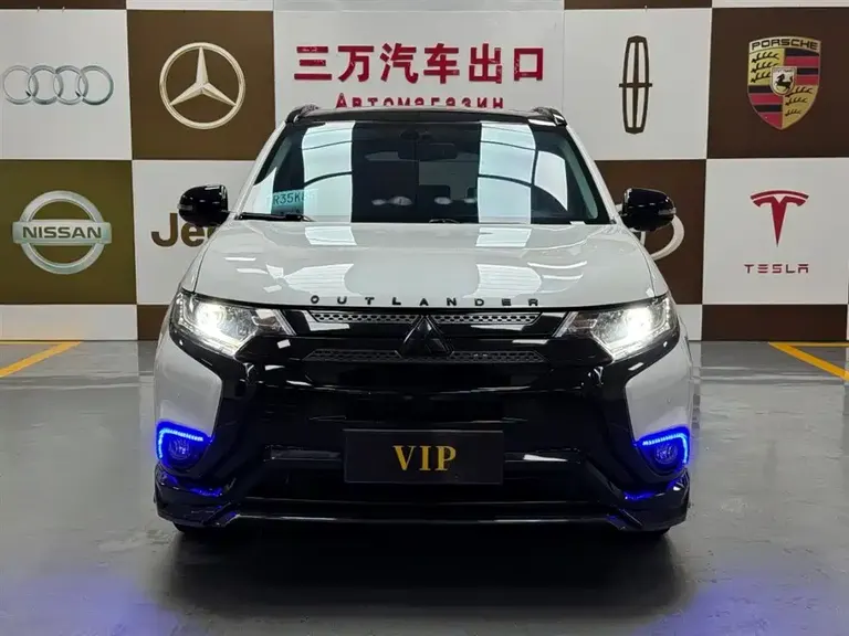 Mitsubishi Outlander 欧蓝德 2021款 2.0 L 两驱曜动版 5座