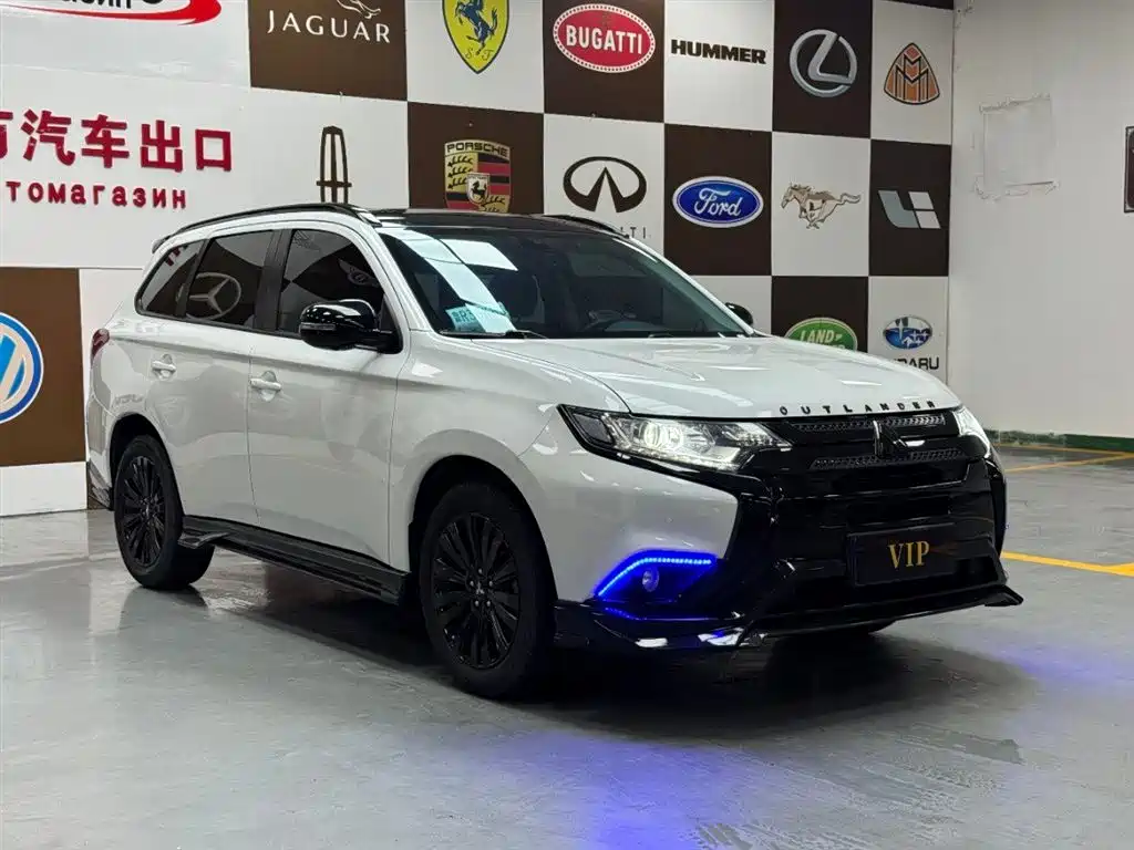 Outlander 欧蓝德 2021款 2.0 L 两驱曜动版 5座